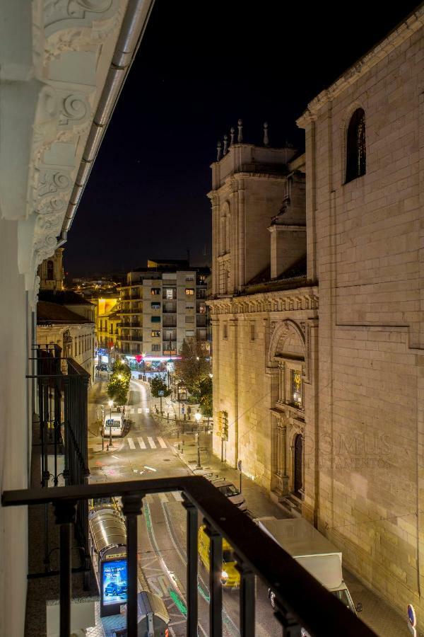 Domus Apartamentos Granada Con Parking Gratuito En Pleno Centro Exteriör bild