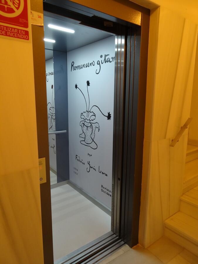 Domus Apartamentos Granada Con Parking Gratuito En Pleno Centro Exteriör bild