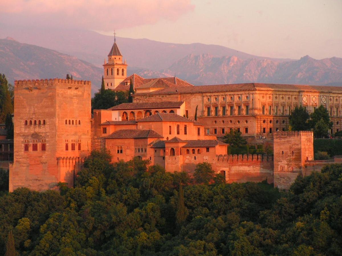 Domus Apartamentos Granada Con Parking Gratuito En Pleno Centro Exteriör bild